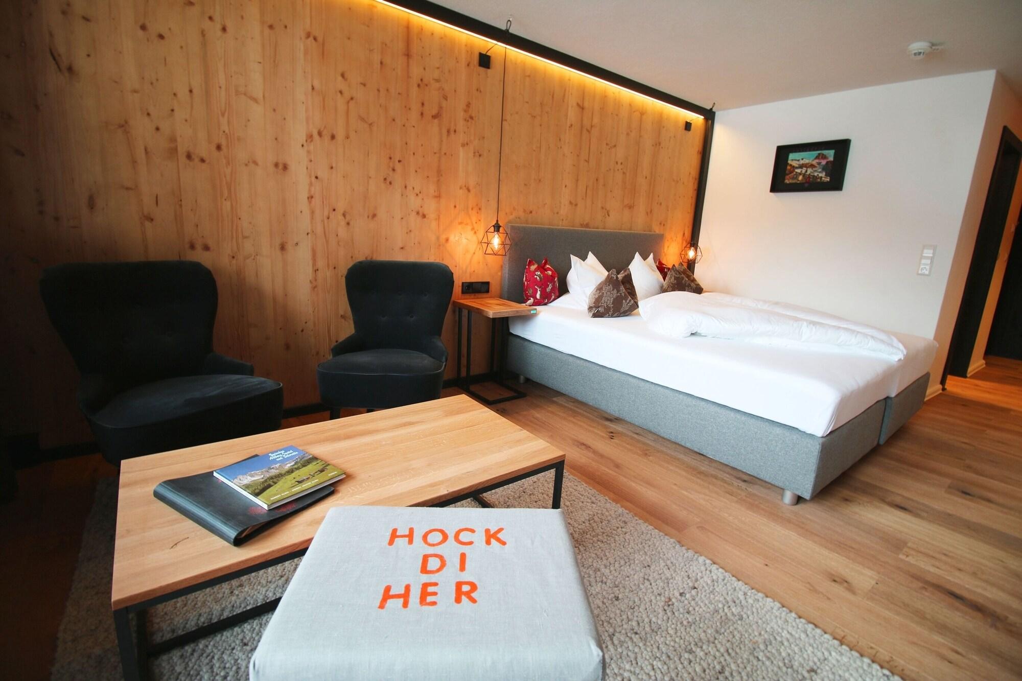 Berghotel Basur - Das Schihotel Am Arlberg Flirsch Exterior photo