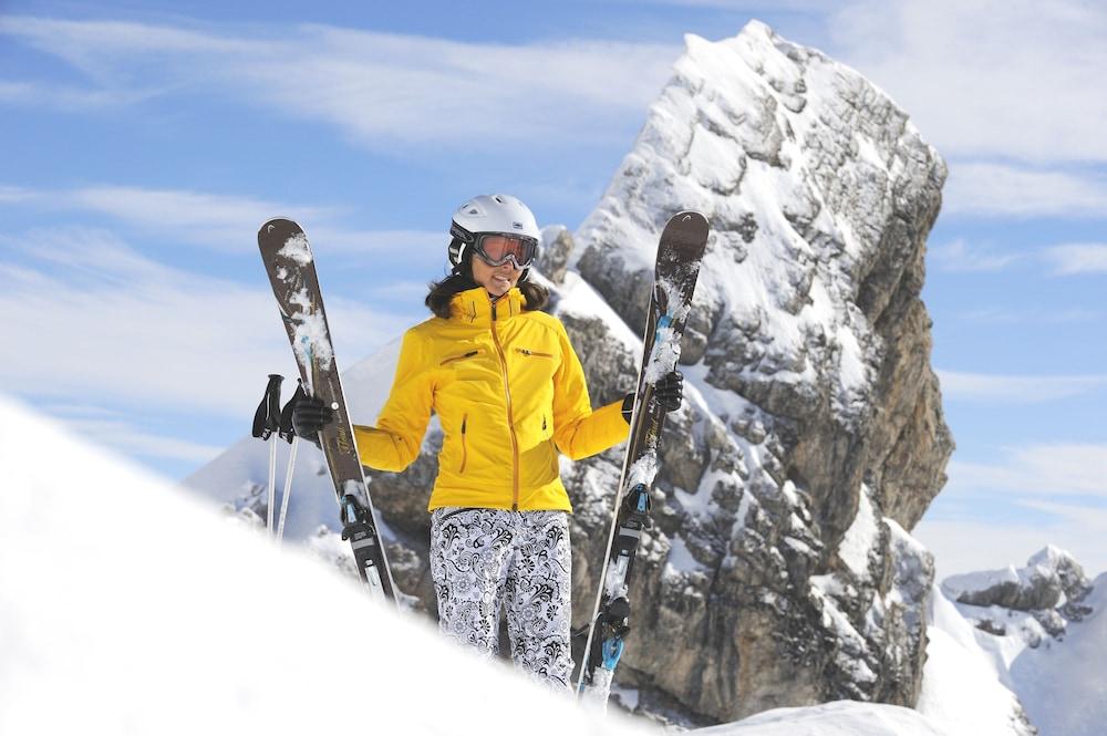 Berghotel Basur - Das Schihotel Am Arlberg Flirsch Exterior photo