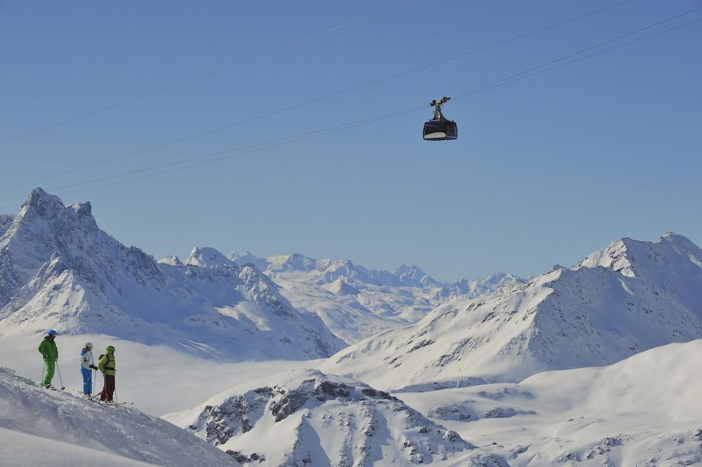 Berghotel Basur - Das Schihotel Am Arlberg Flirsch Exterior photo