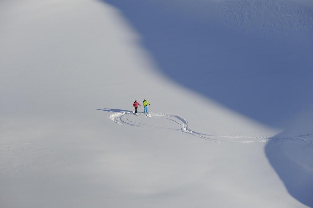 Berghotel Basur - Das Schihotel Am Arlberg Flirsch Exterior photo