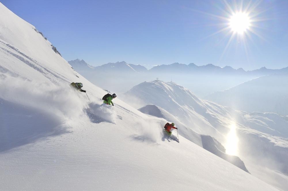 Berghotel Basur - Das Schihotel Am Arlberg Flirsch Exterior photo