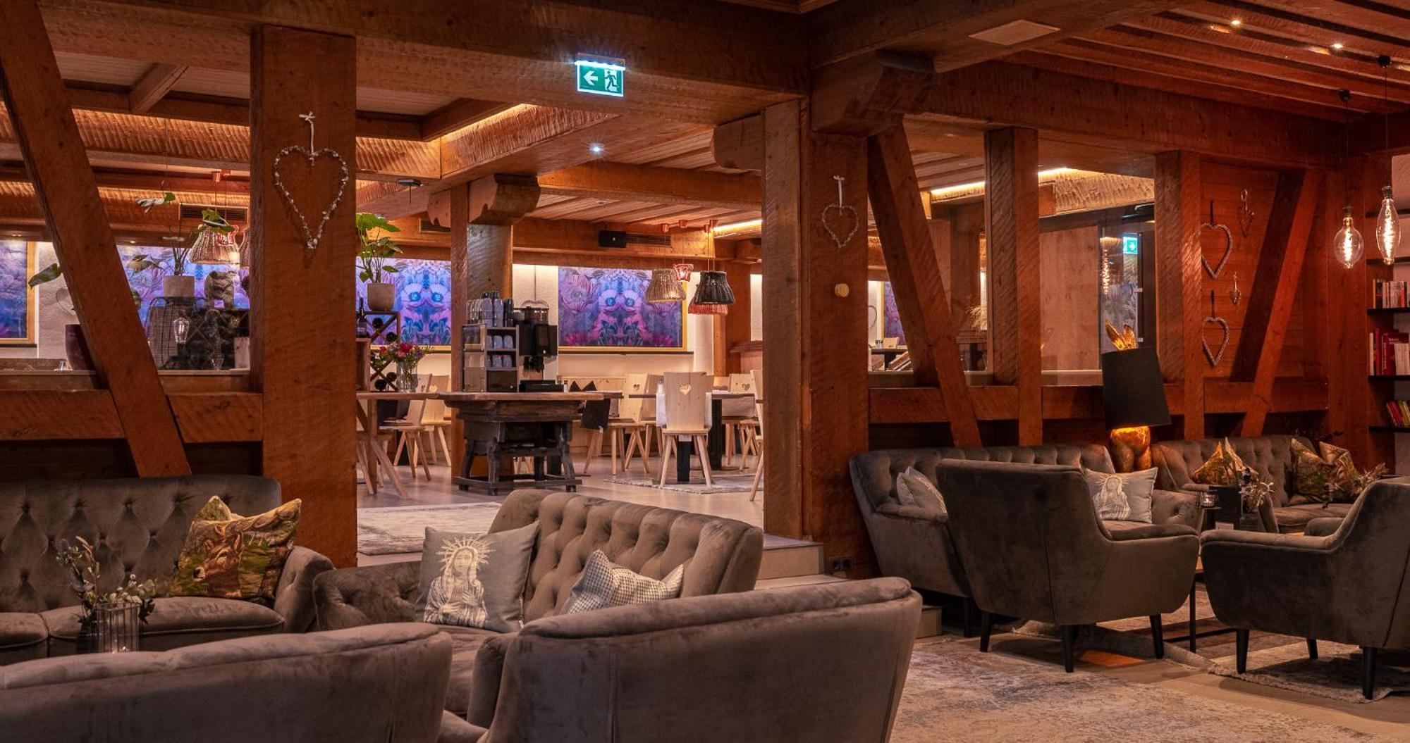 Berghotel Basur - Das Schihotel Am Arlberg Flirsch Exterior photo