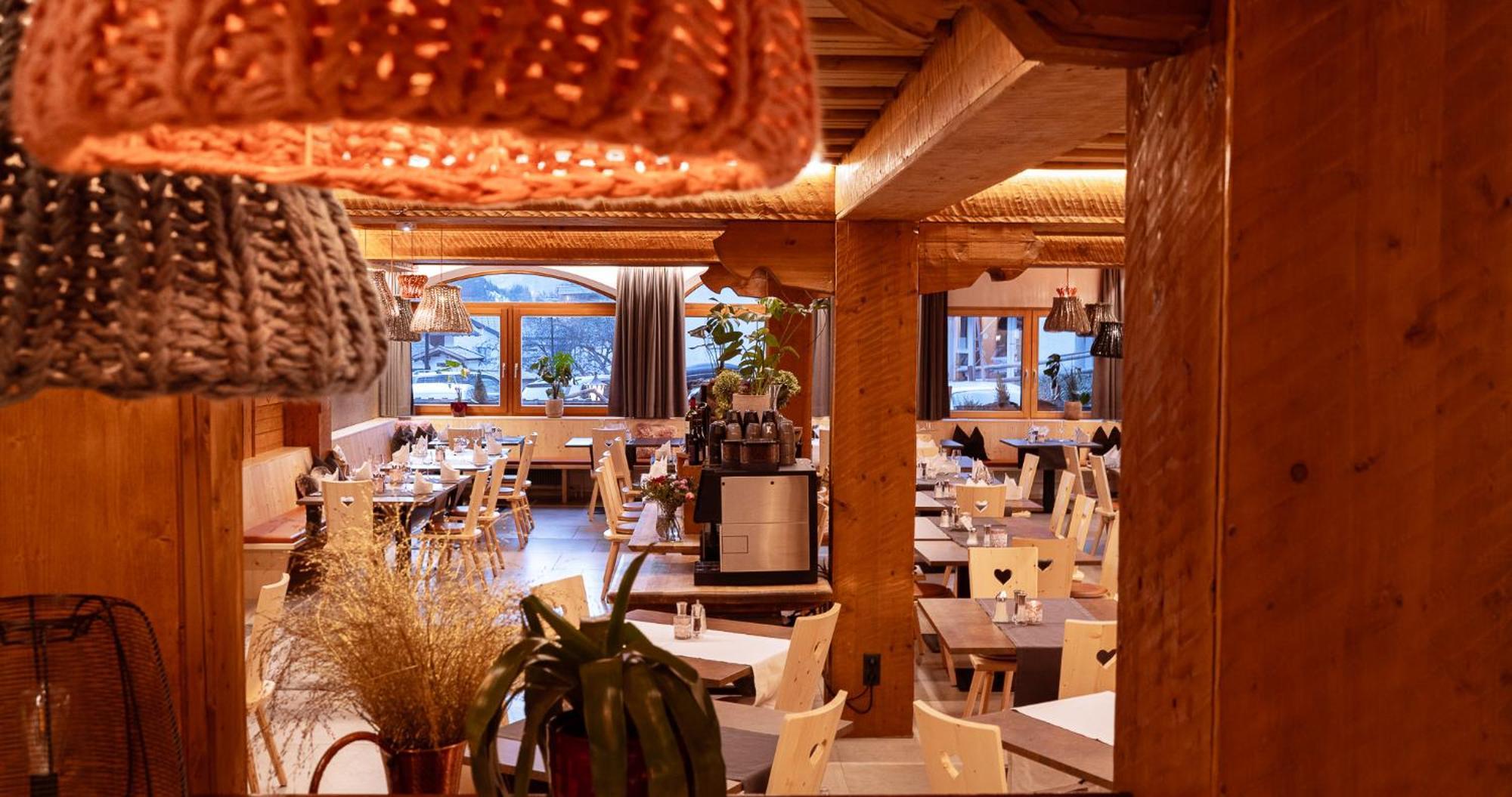 Berghotel Basur - Das Schihotel Am Arlberg Flirsch Exterior photo